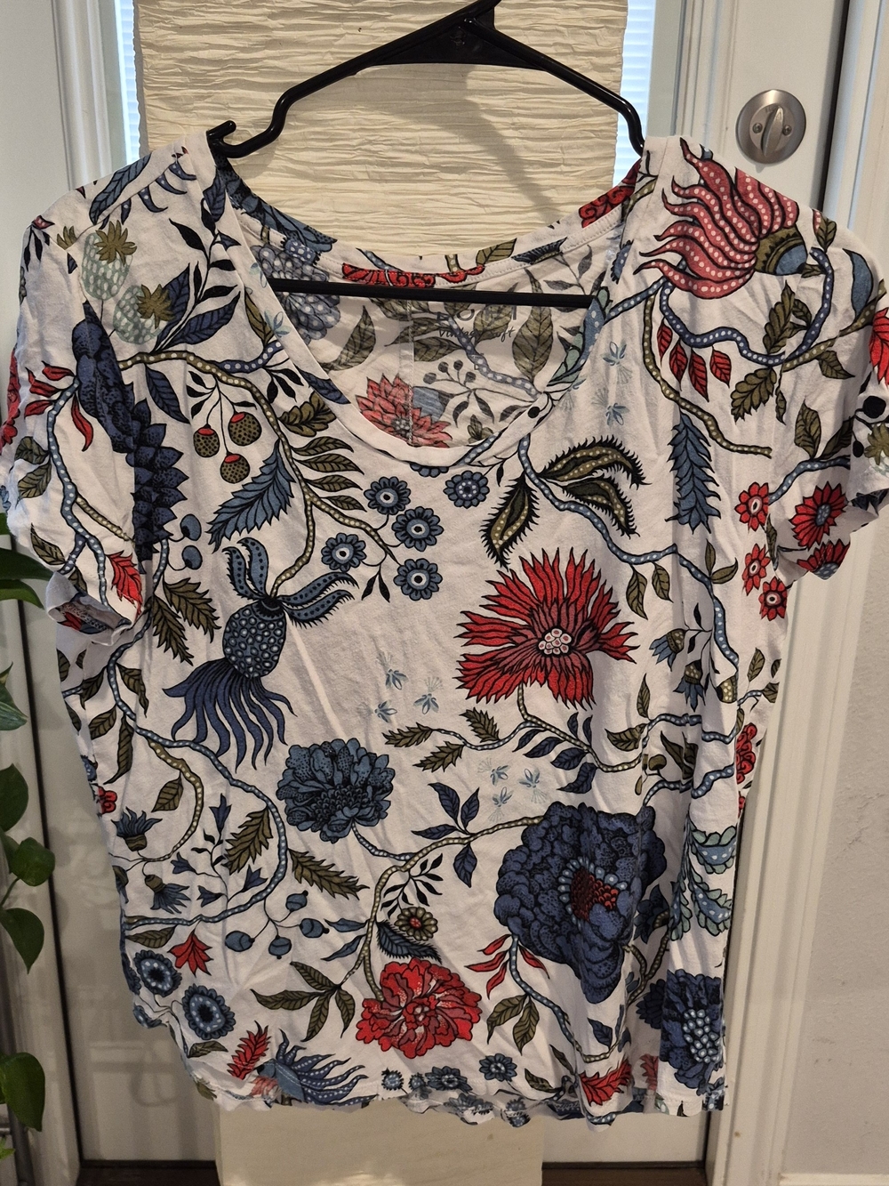 Taylor Floral Short Sleeve Tee - White with Blue & Red Flowers